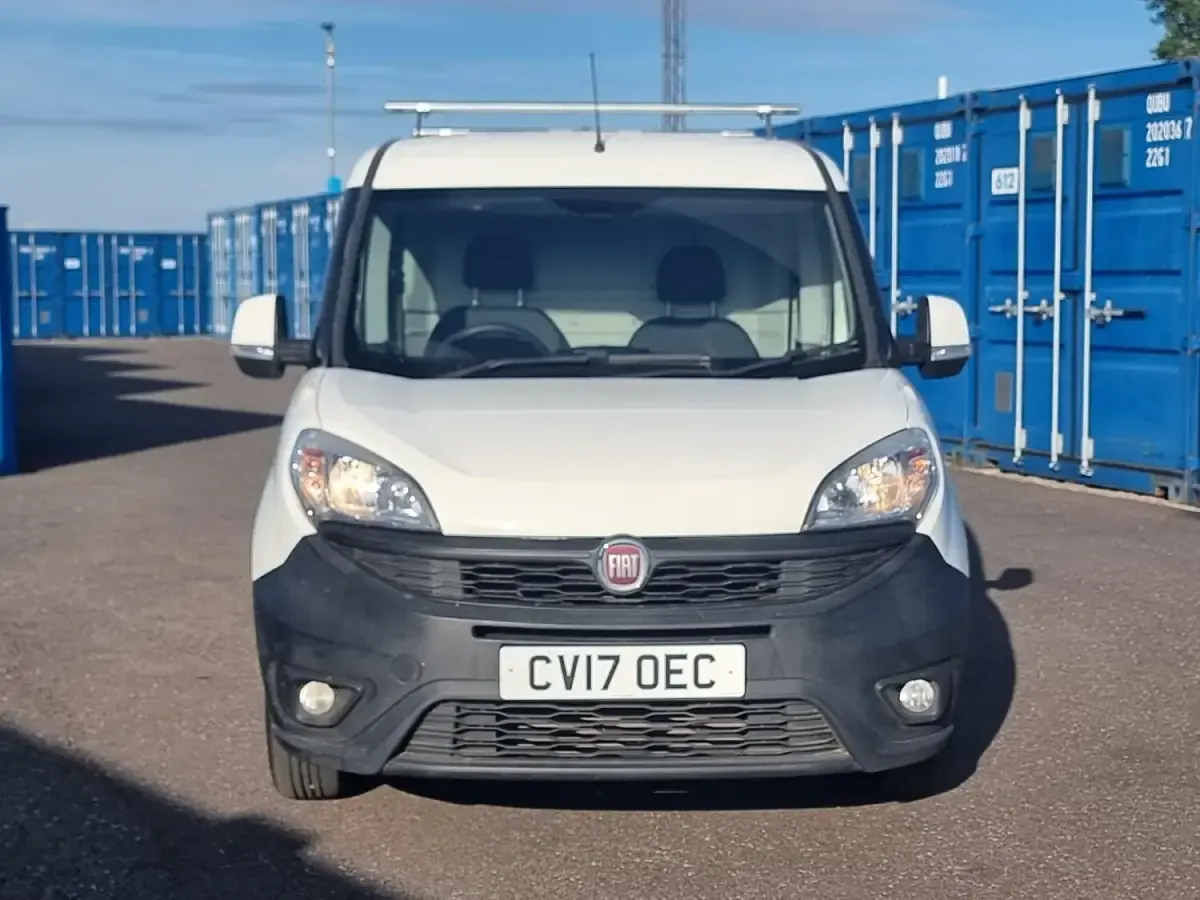 Used Fiat Doblò 90 HP (66 kW) 2017 White MPV