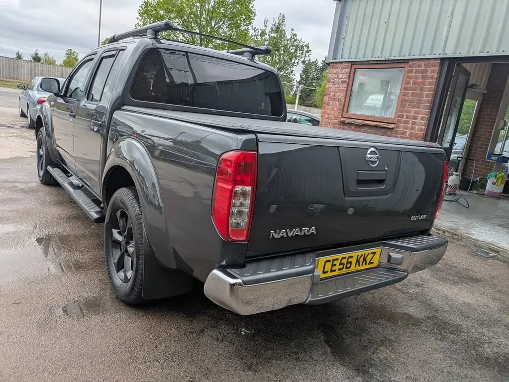 Używany Nissan Navara 2006 Szary Pickup