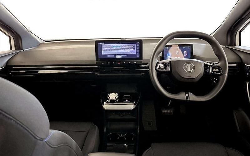 Used MG MG4 EV SE 125 kW (170 HP) 2023 White Hatchback