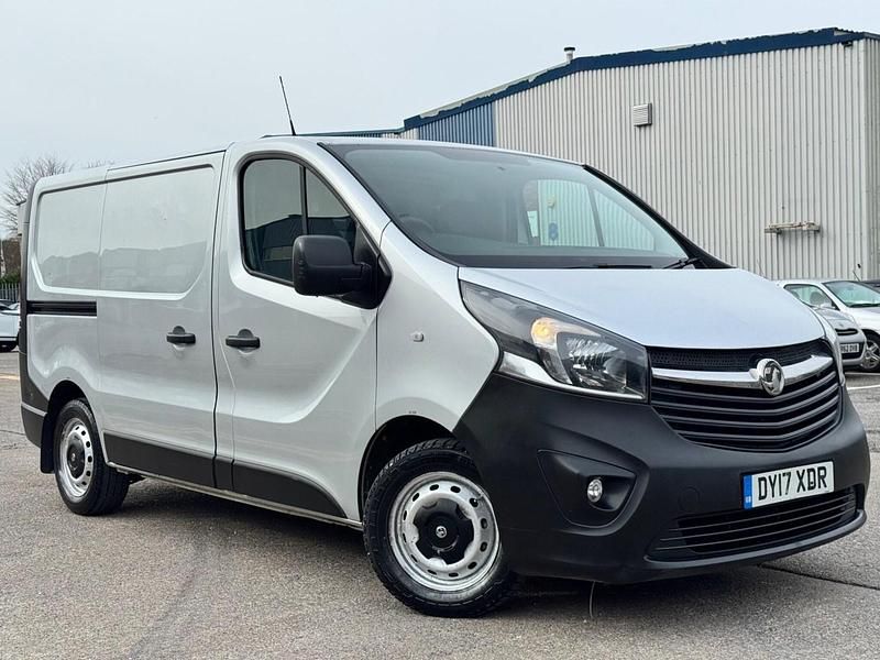Second-hand Vauxhall Vivaro 2017 Argintiu