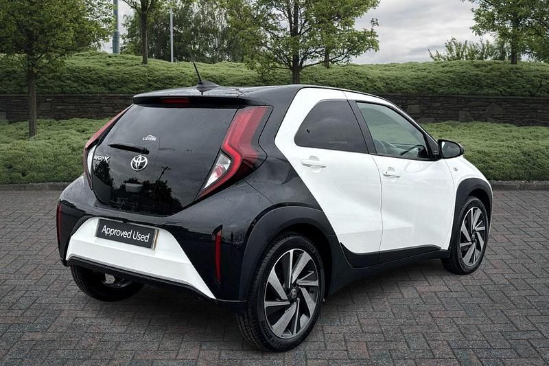 Used Toyota Aygo X 72 HP (52 kW) 2025 White SUV
