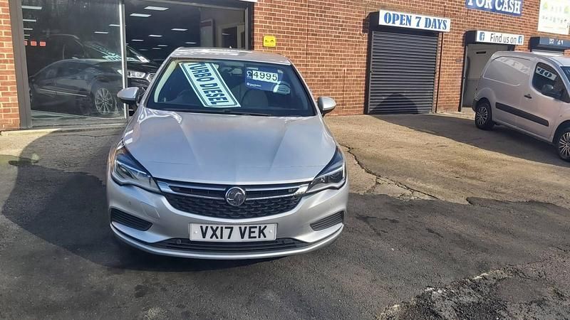 Used Vauxhall Astra 136 HP (100 kW) 2017 Silver Hatchback