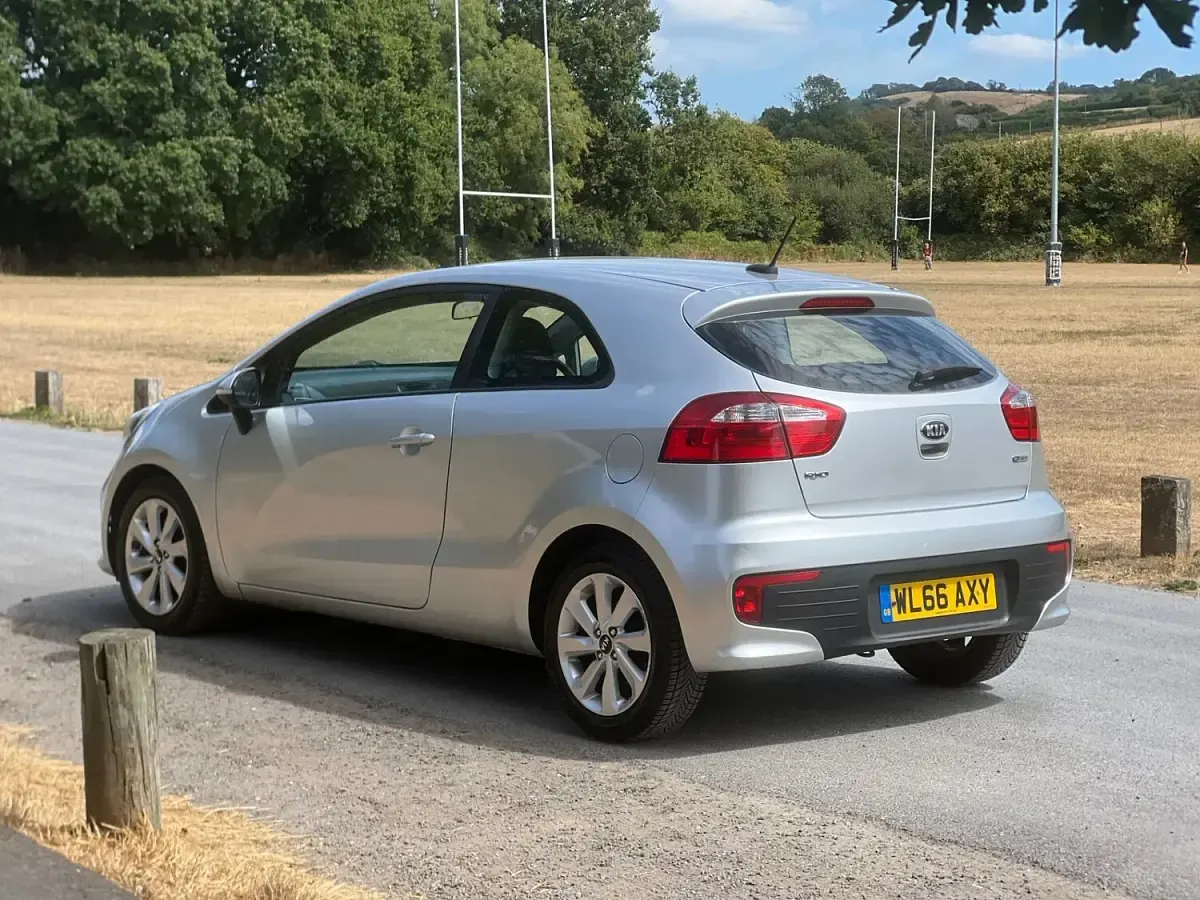 Used Kia Rio 2017 Silver Hatchback