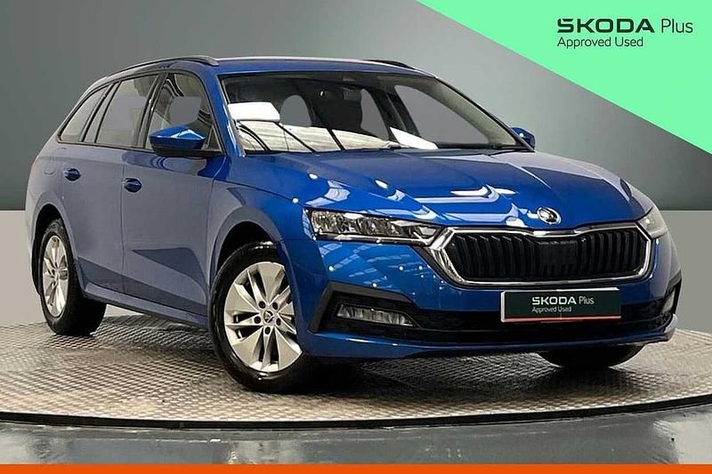 Used Skoda Octavia SE 81 HP (59 kW) 2022 Race blue metallic Estate