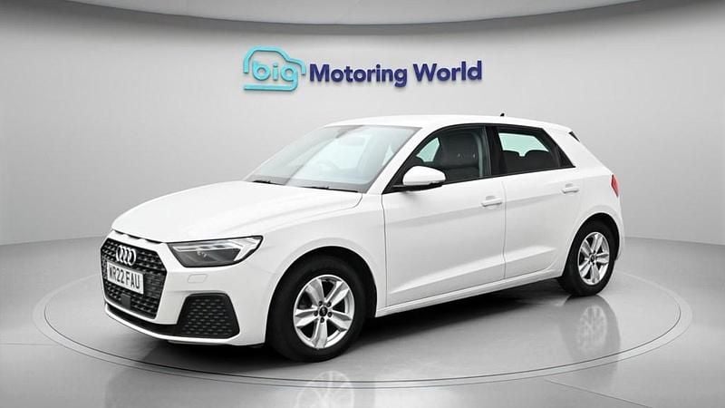 Used Audi A1 Sportback 95 HP (69 kW) 2022 White Hatchback