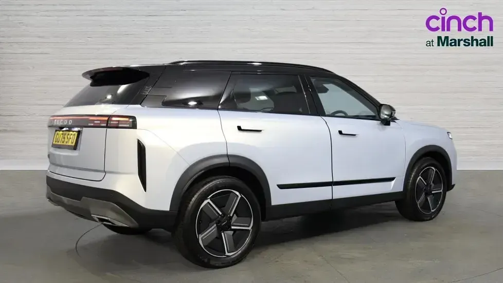 Used Jaecoo 7 147 HP (108 kW) 2025 Two tone pearl  pearl silver/black SUV