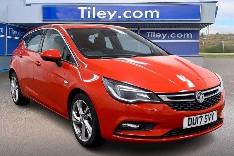 Used Vauxhall Astra SRi 150 HP (110 kW) 2017 Red Hatchback