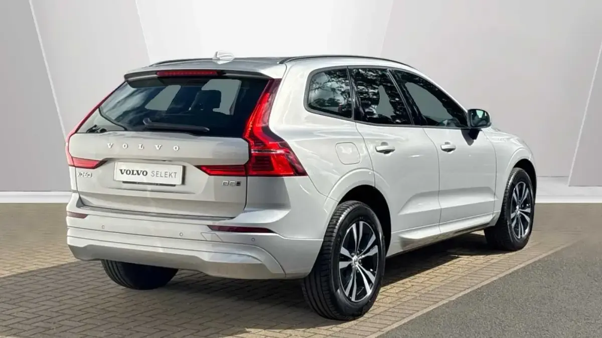 Used Volvo XC60 Core 247 HP (181 kW) 2024 SUV