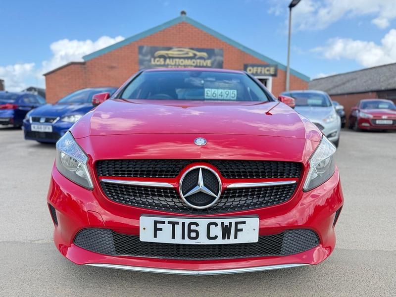 Used Mercedes A180 SE 2016 Red Hatchback