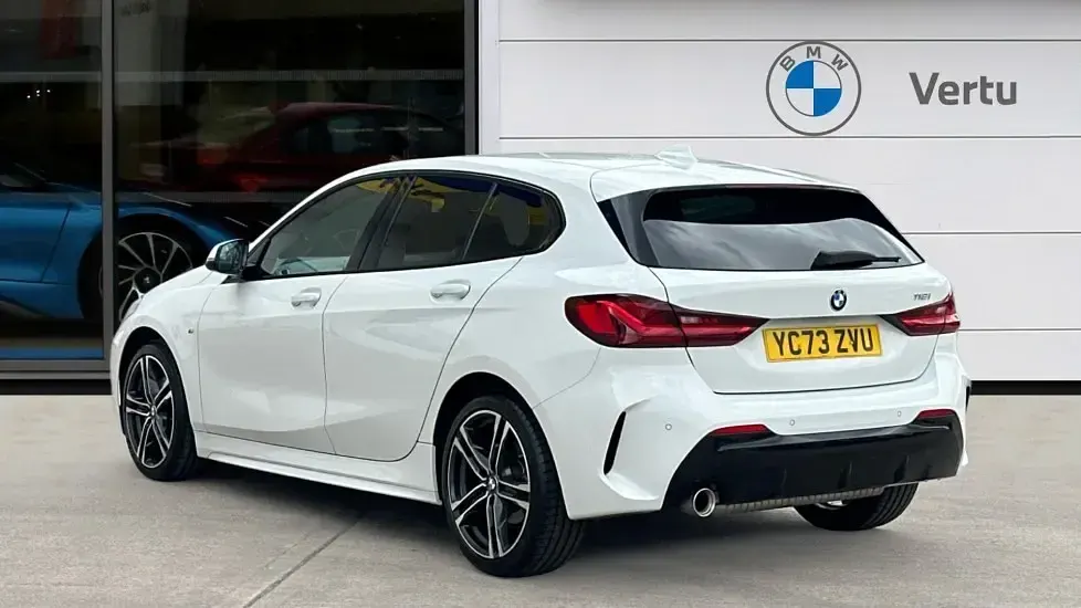 Usado BMW 118 M Sport 140 CV (102 kW) 2023 Blanco Utilitario