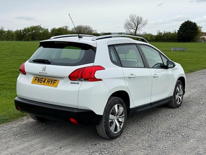 Used Peugeot 208 Allure 2014 White Hatchback