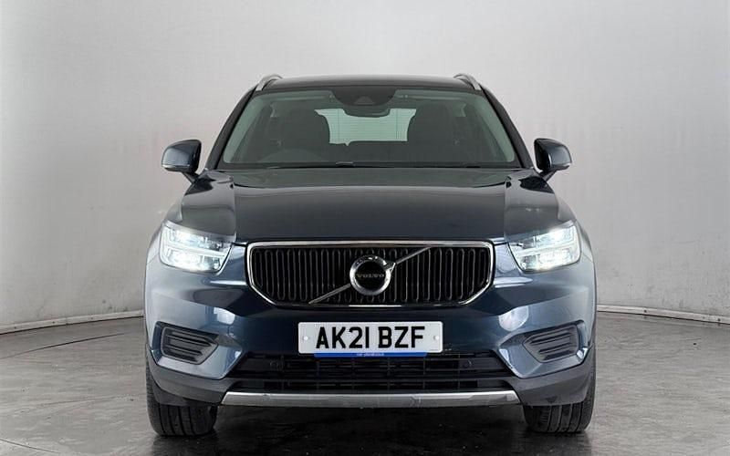 Used Volvo XC40 Momentum 163 HP (119 kW) 2021 Blue SUV