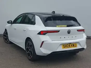 Używany Vauxhall Astra 130 KM (95 kW) 2024 Biały Hatchback