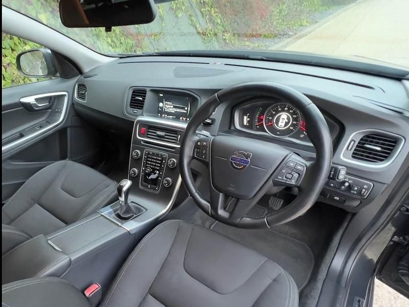 Used Volvo V60 Business Edition 190 HP (139 kW) 2015 Grey Estate