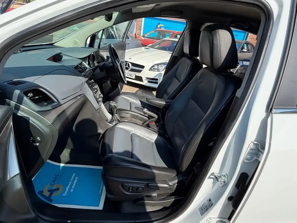 Used Vauxhall Mokka 140 HP (102 kW) 2015 White SUV