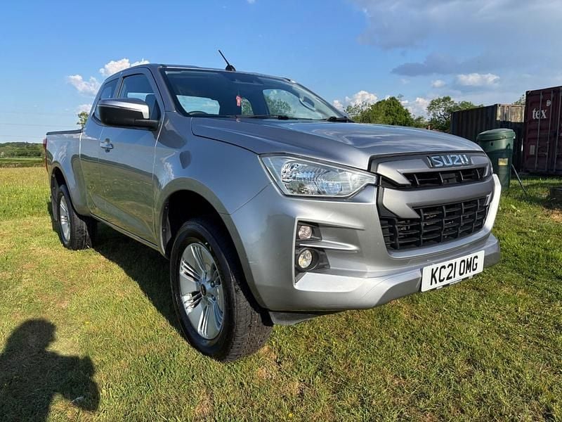 Used Isuzu D-Max 163 HP (119 kW) 2021 Silver Pickup