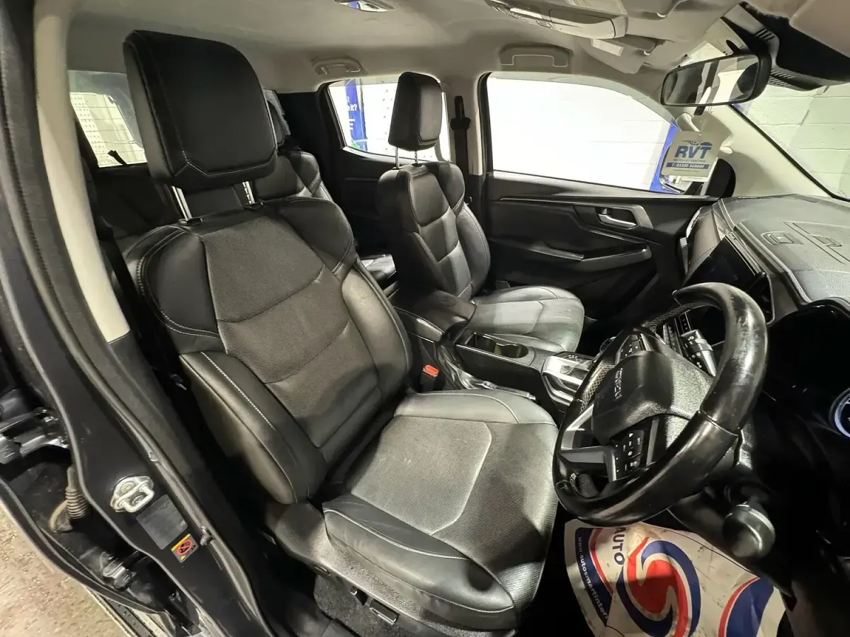 Used Isuzu D-Max 163 HP (119 kW) 2022 Grey Pickup