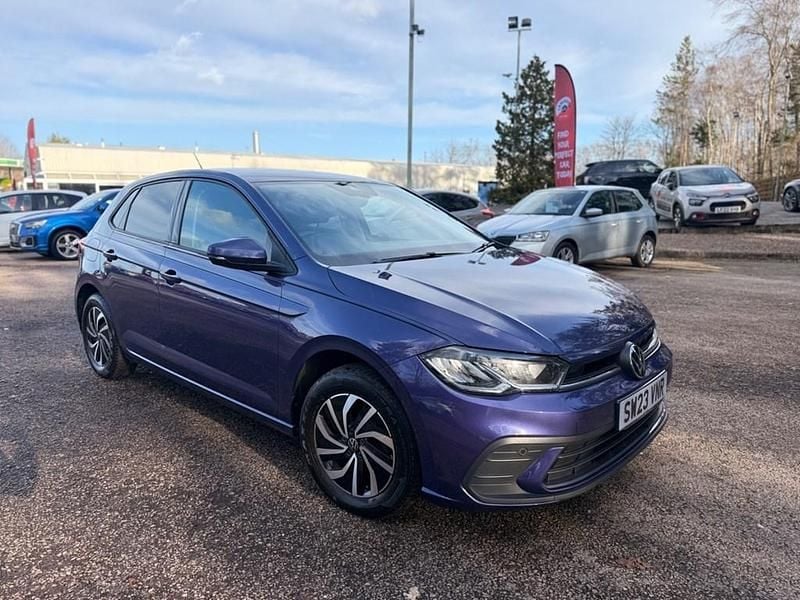 Begagnad VW Polo Life 2023 Lila Halvkombi