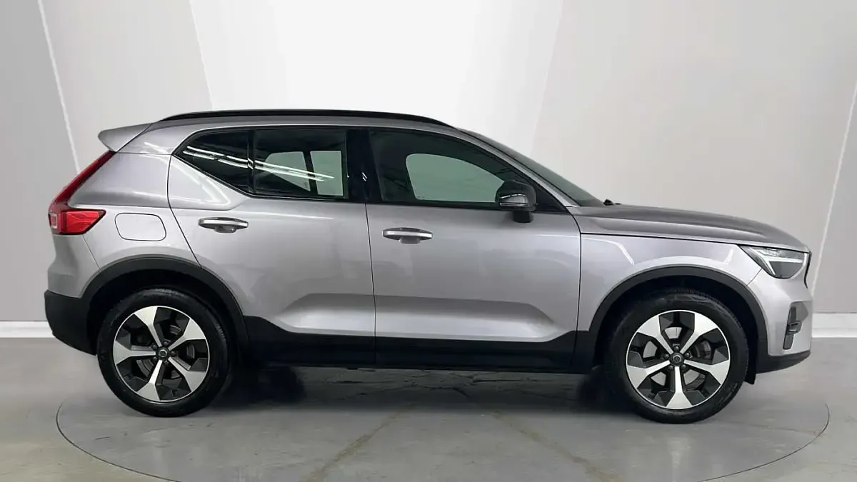 Used Volvo XC40 Plus 194 HP (142 kW) 2025 Silver SUV