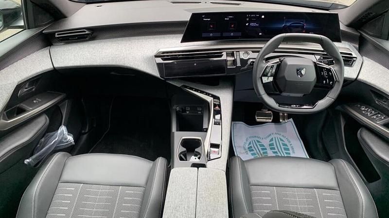 Used Peugeot e-3008 GT 152 kW (207 HP) 2025 Black SUV