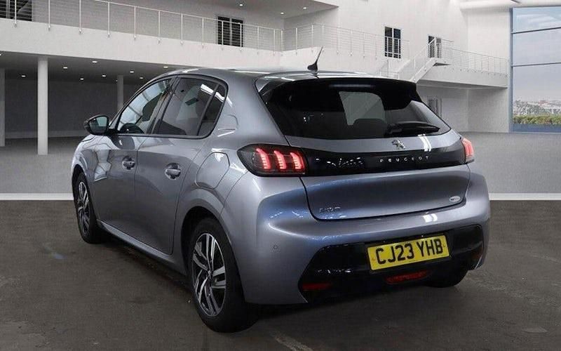 Used Peugeot 208 Allure+ 102 HP (75 kW) 2023 Hatchback