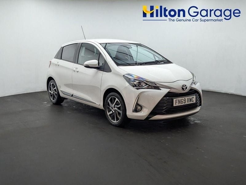 White Used 2019 Toyota Yaris Hatchback | £11,650 (Fair price) - Image 1/4