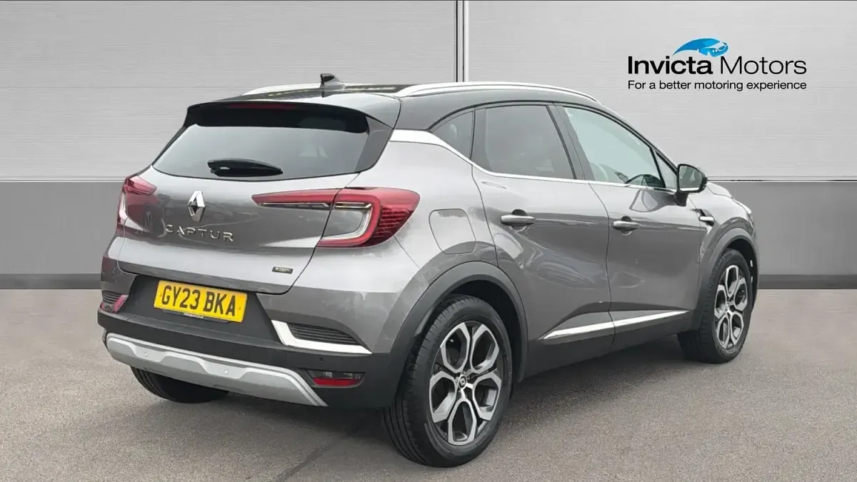 Usado Renault Captur Techno 145 HP (106 kW) 2023 Cinzento SUV