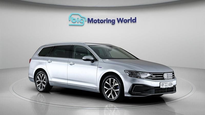 Used 2022 VW Passat GTE Estate | £16,700 (Fair price) - Image 1/4