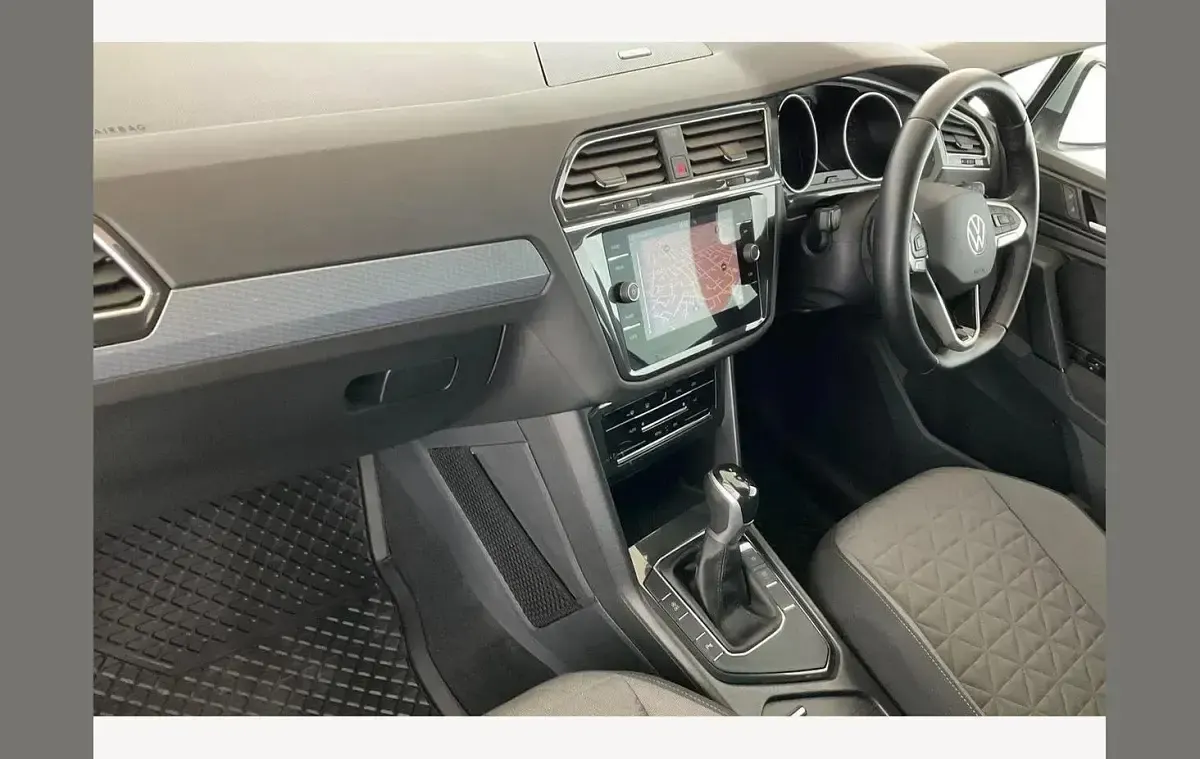 Used VW Tiguan Life 150 HP (110 kW) 2021 Reflex silver SUV