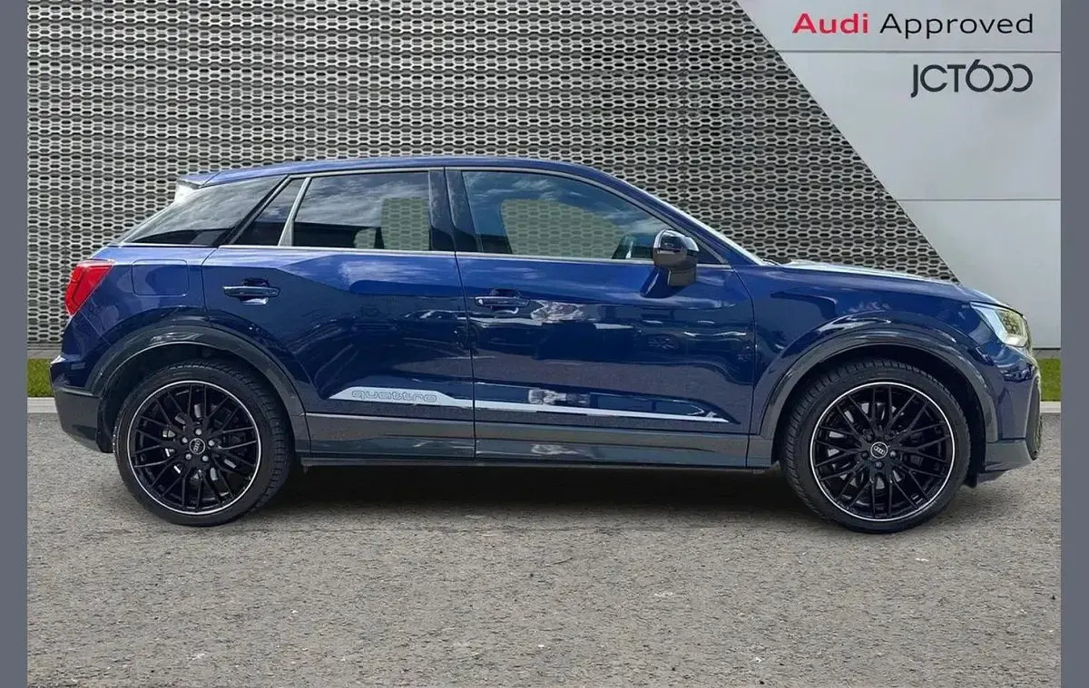 Used Audi SQ2 Black Edition 300 HP (220 kW) 2023 Blue SUV