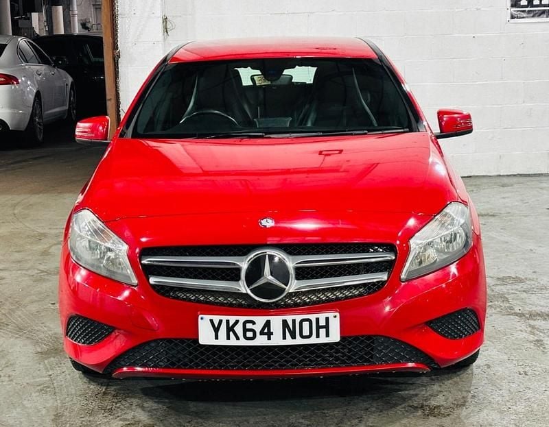 Used Mercedes A200 136 HP (100 kW) 2014 Red Hatchback