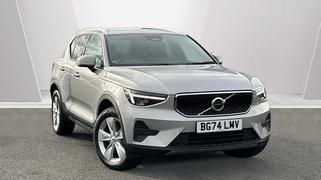 Used 2025 Volvo XC40 Core SUV | £26,990 (Fair price) - Image 1/3