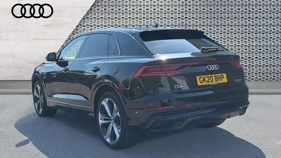 Used Audi Q8 Comfort 286 HP (210 kW) 2020 Black SUV