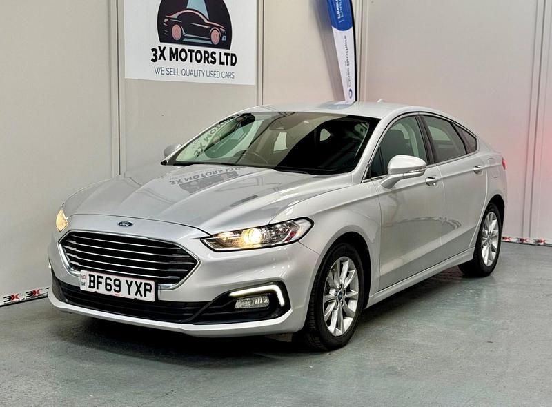 Silver Used 2019 Ford Mondeo Zetec Hatchback | £10,190 (Fair price) - Image 1/4