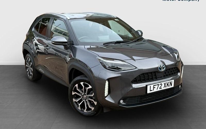 Used 2025 Toyota Yaris Hybrid Design Estate | £18,999 (Super price) - Image 1/4