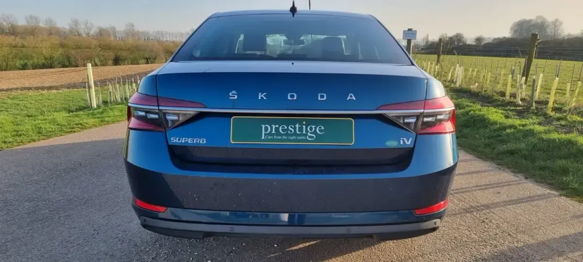 Usado Skoda Superb SE L 218 CV (160 kW) 2021 Azul Utilitario