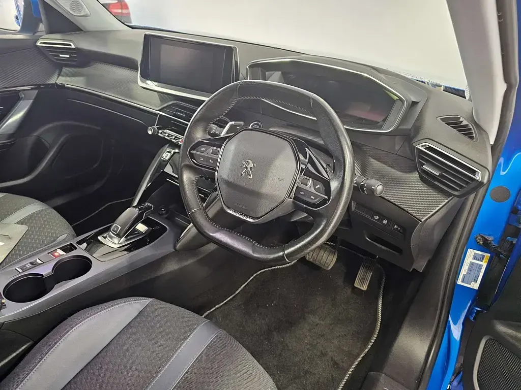 Used Peugeot 2008 Allure 129 HP (94 kW) 2020 Blue SUV