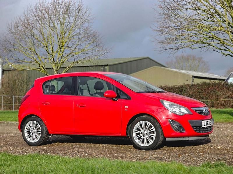Used Vauxhall Corsa 90 HP (66 kW) 2013 Red Hatchback