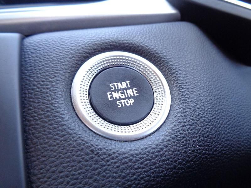 Used Peugeot 3008 Active 120 HP (88 kW) 2018 Black Hatchback