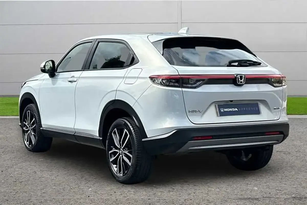Used Honda HR-V Elegance 131 HP (96 kW) 2024 White SUV
