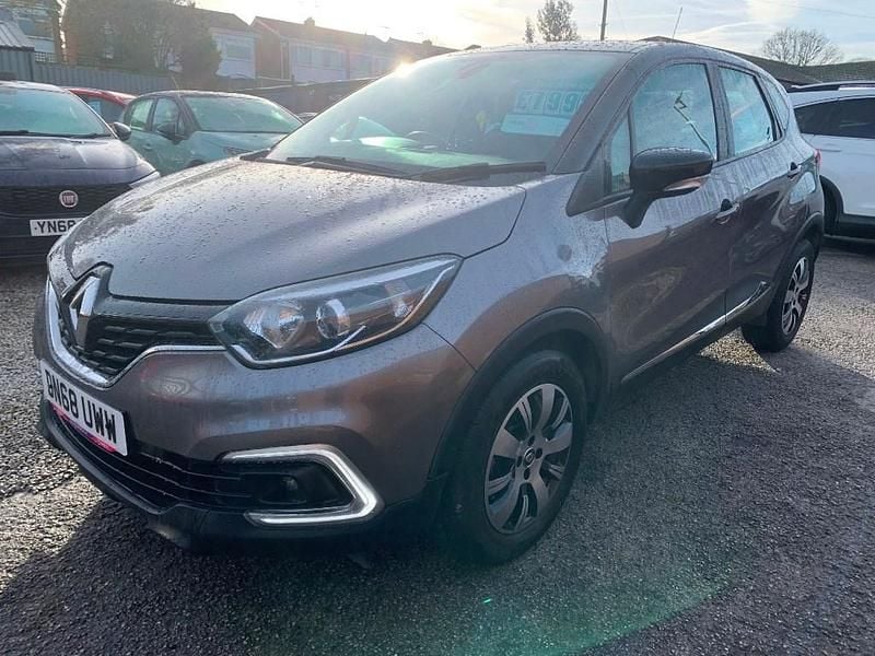 Grey Used 2018 Renault Captur Play SUV | £7,495 (Good price) - Image 1/4