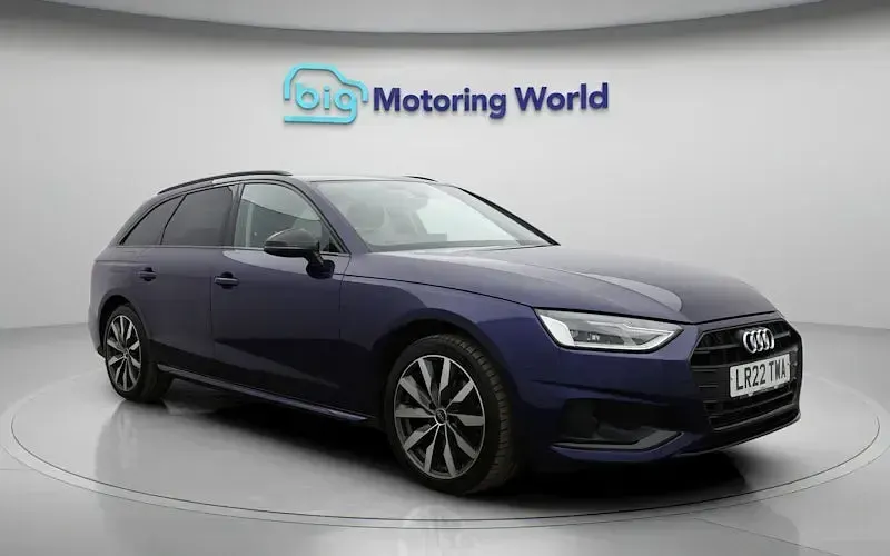 Used Audi A4 Sport 150 HP (110 kW) 2021 Blue Estate