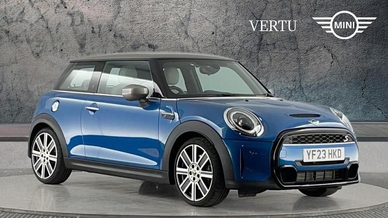 Blue Used 2023 Mini Cooper S Exclusive Hatchback | £18,990 (Good price) - Image 1/4
