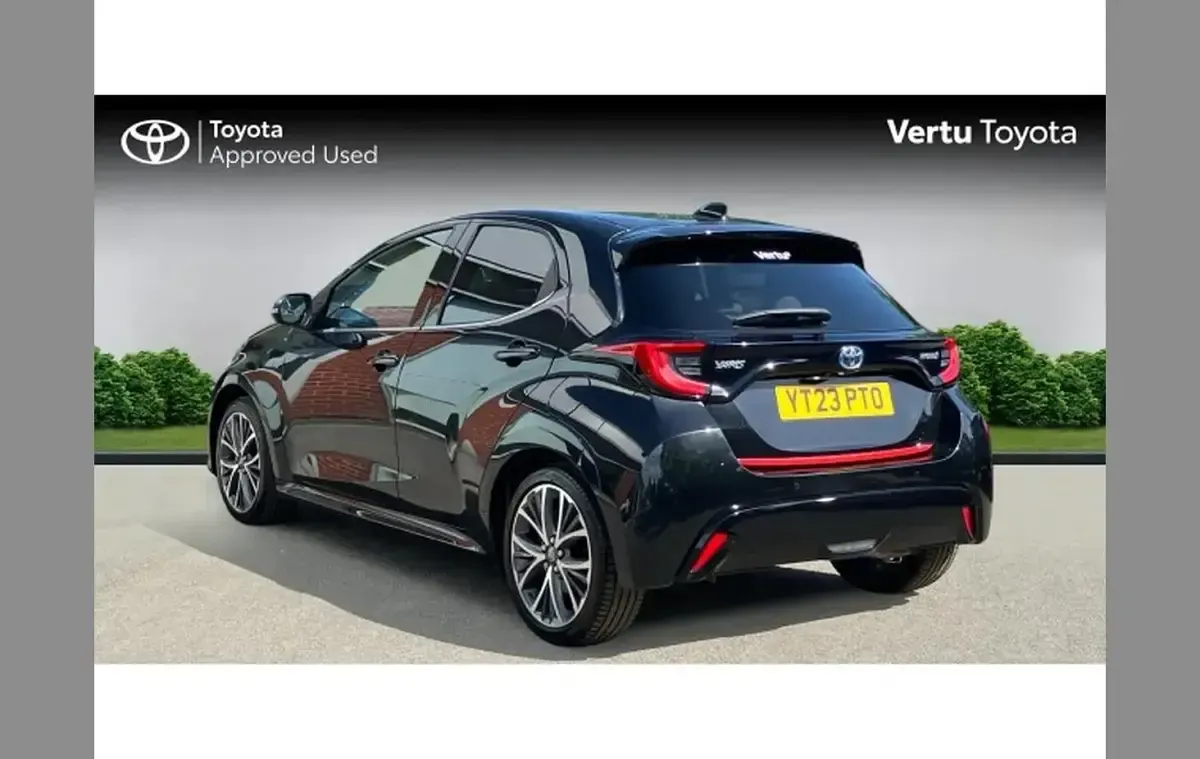 Used Toyota Yaris 116 HP (85 kW) 2023 Black Hatchback
