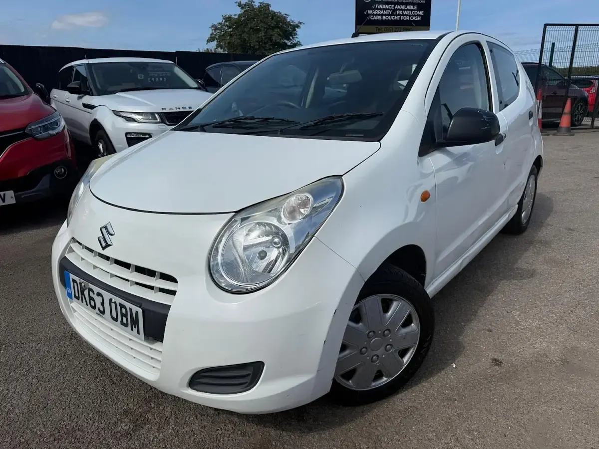 Used Suzuki Alto 68 HP (50 kW) 2013 White Hatchback