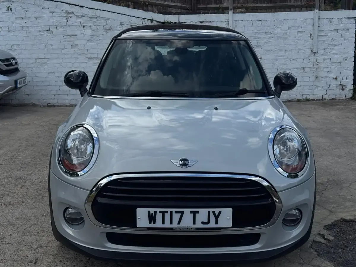 Used Mini Cooper D Hatch 2017 Silver Hatchback