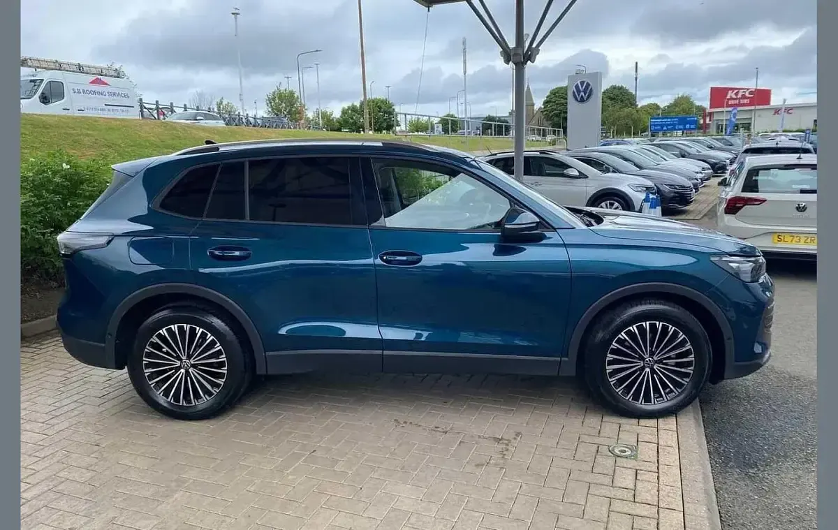Used VW Tiguan Match 147 HP (108 kW) 2025 Blue SUV