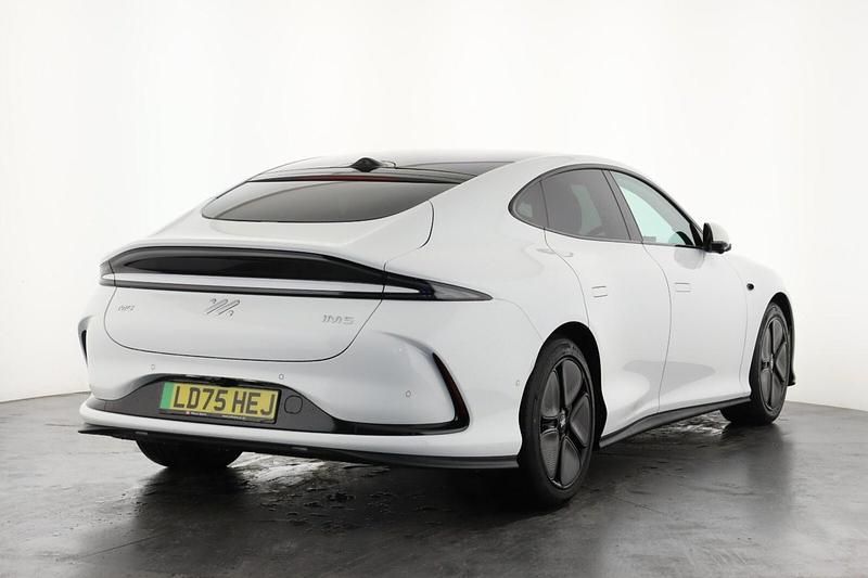 New MG IM5 216 kW (295 HP) 2025 White Hatchback