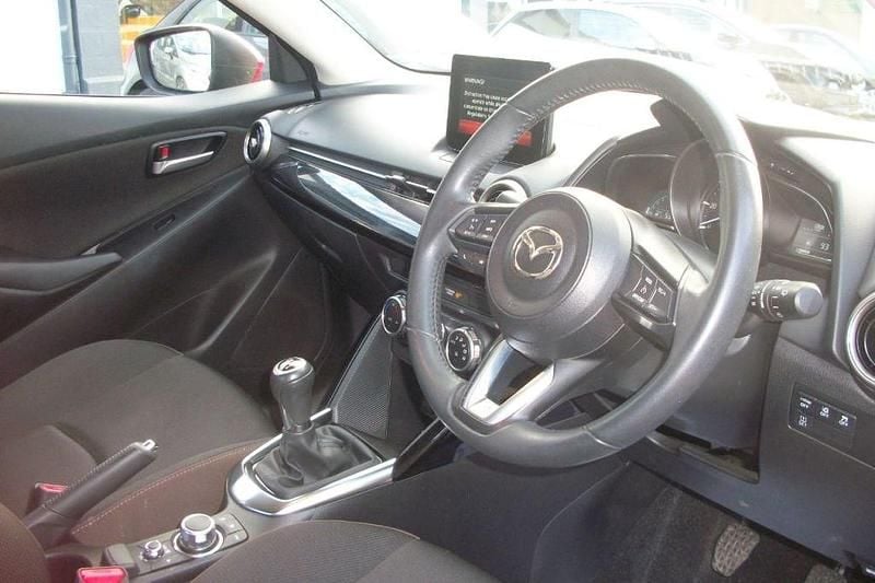 Used Mazda 2 90 HP (66 kW) 2022 Red Hatchback