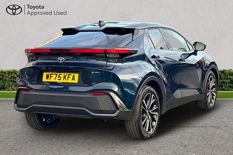 Used Toyota C-HR 140 HP (102 kW) 2025 Midnight teal bitone SUV